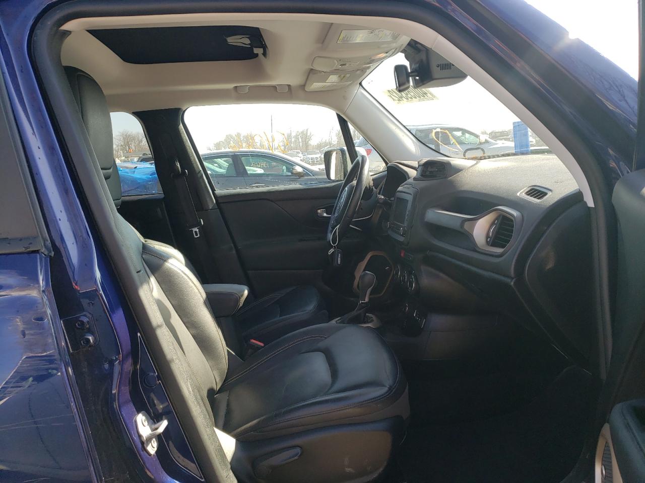 Photo 5 from auction – 2017 JEEP RENEGADE L with VIN ZACCJBDB4HPF15011