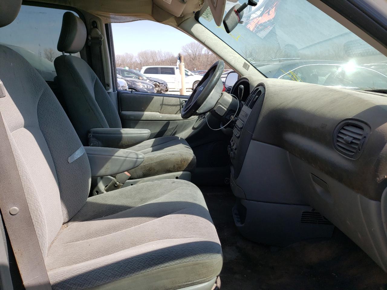 Photo 5 from auction – 2005 DODGE CARAVAN with VIN 1D4GP24R65B273750