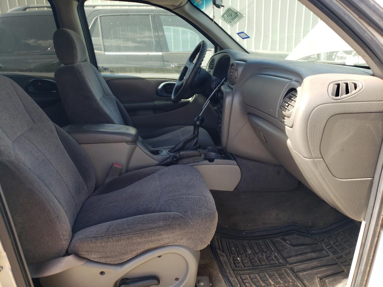 Photo 5 from auction – 2004 CHEVROLET TRAILBLAZE with VIN 1GNES16S246229997