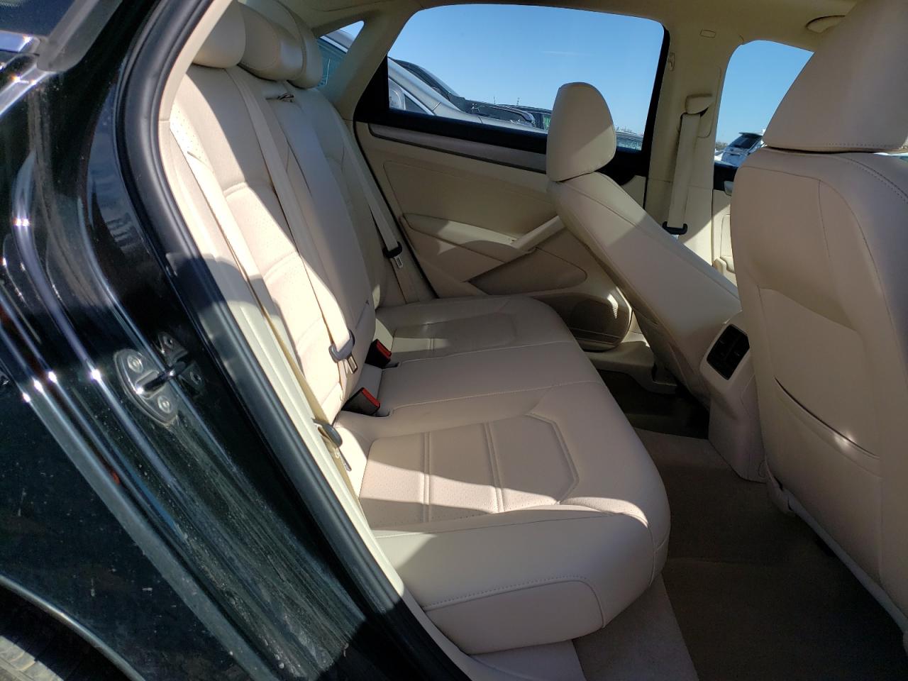 Photo 6 from auction – 2014 VOLKSWAGEN PASSAT SE with VIN 1VWBN7A36EC079186