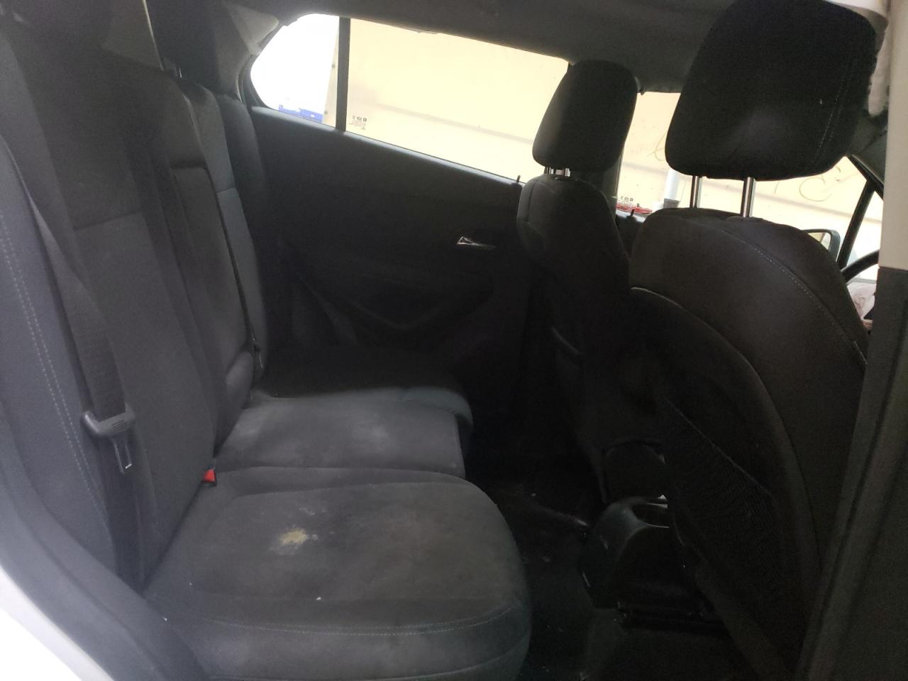 Photo 6 from auction – 2015 CHEVROLET TRAX LS with VIN KL7CJKSB8FB096216