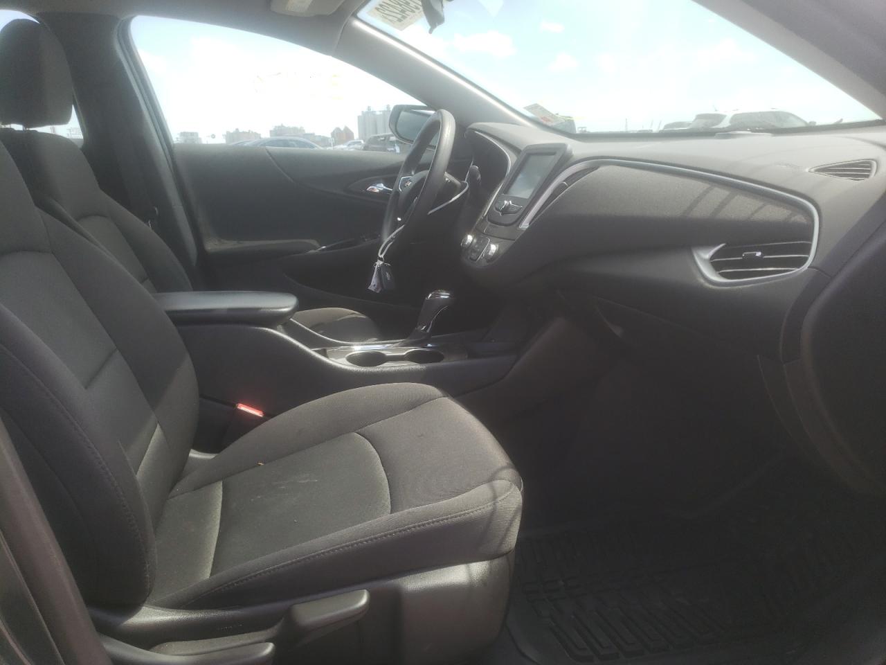 Photo 5 from auction – 2017 CHEVROLET MALIBU LS with VIN 1G1ZB5ST2HF273576