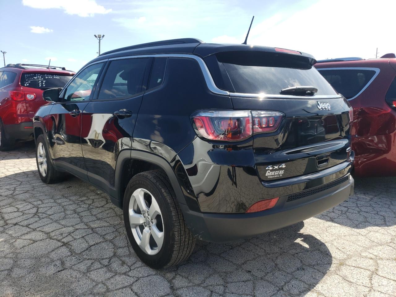Photo 3 from auction – 2018 JEEP COMPASS LA with VIN 3C4NJDBBXJT202681
