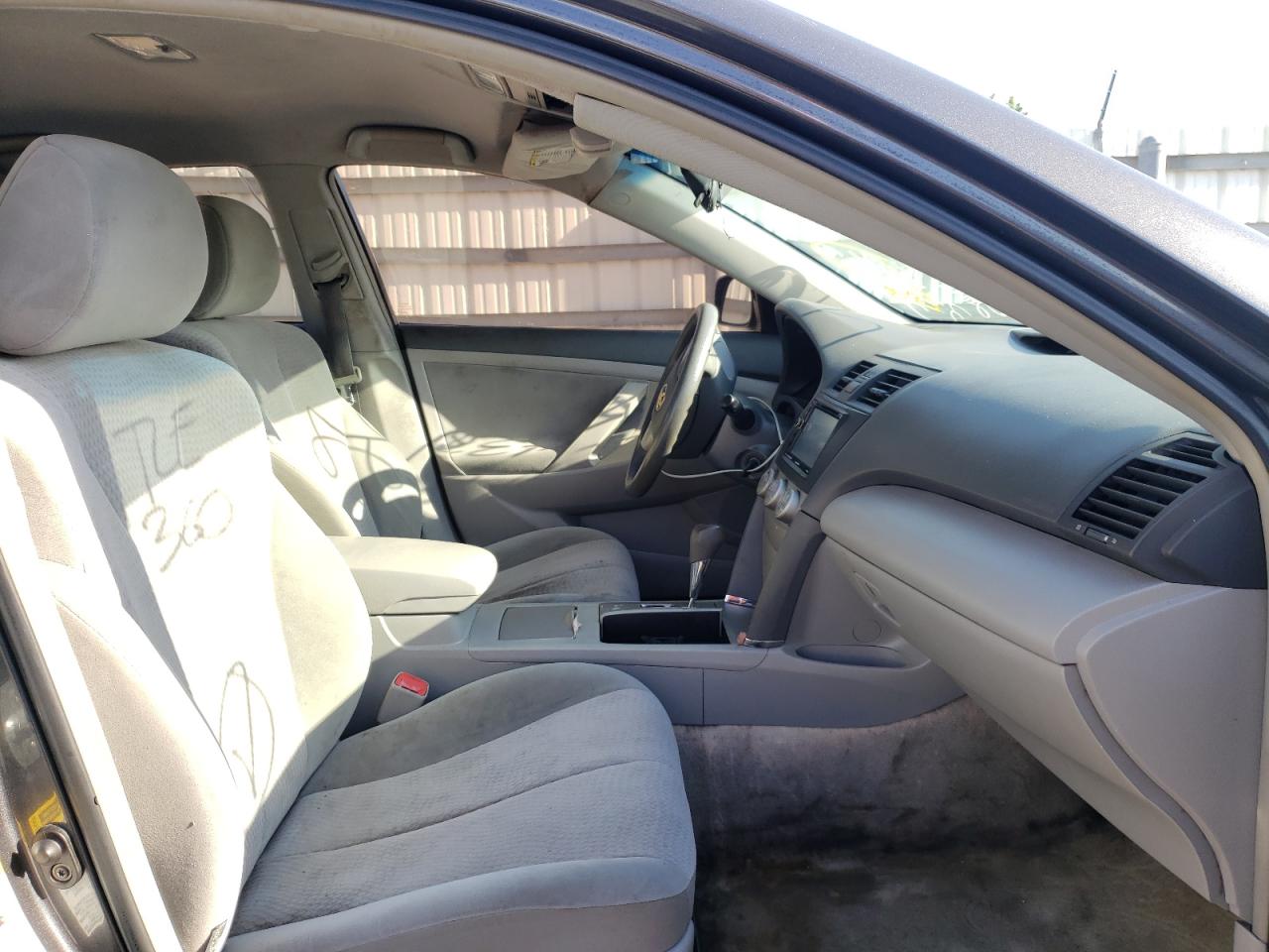 Photo 5 from auction – 2010 TOYOTA CAMRY BASE with VIN 4T1BF3EK6AU033643