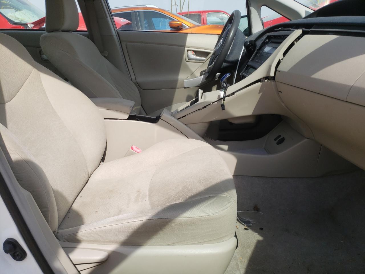 Photo 5 from auction – 2011 TOYOTA PRIUS with VIN JTDKN3DU2B5298629