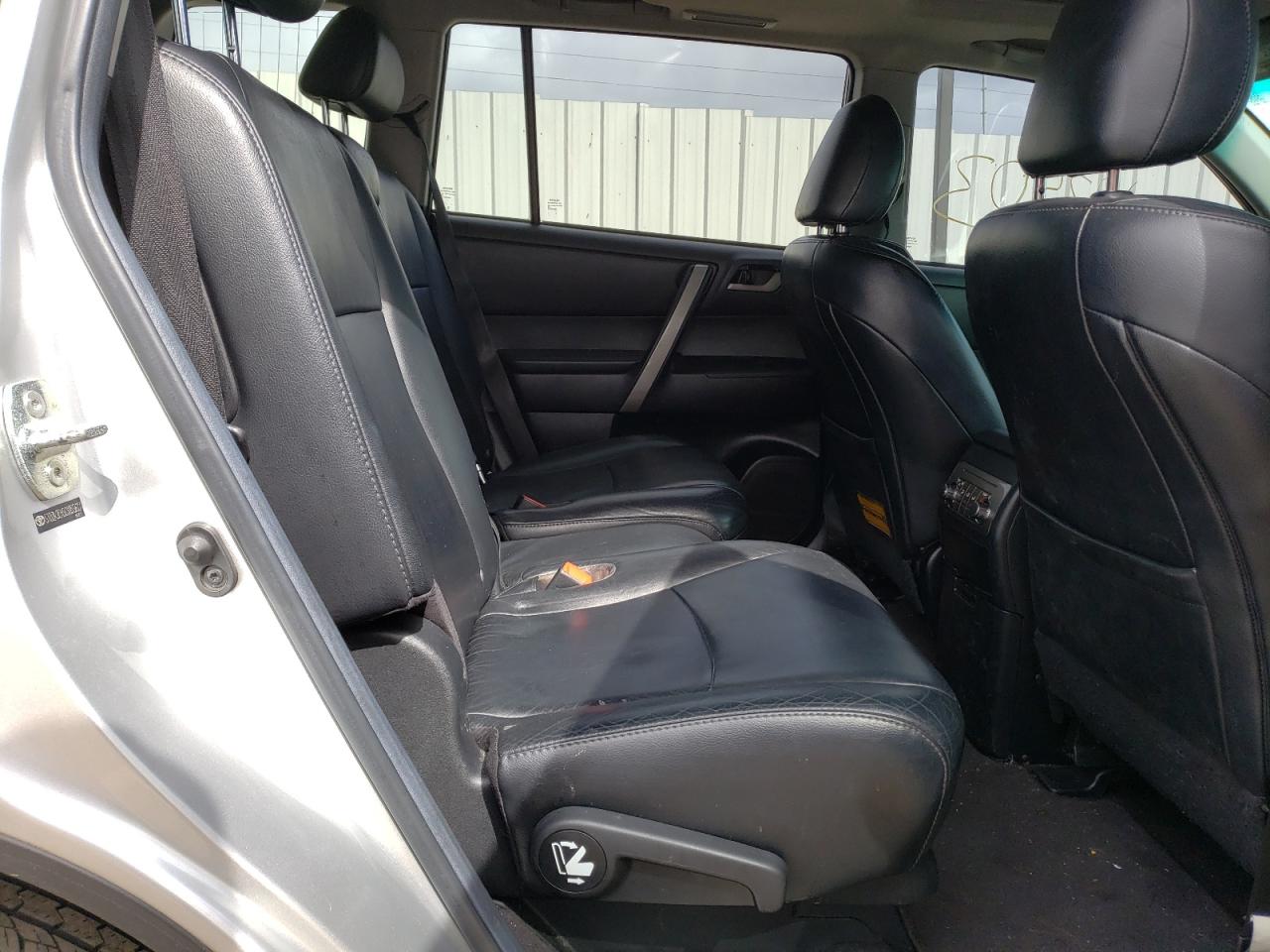 Photo 6 from auction – 2012 TOYOTA HIGHLANDER with VIN 5TDZK3EH5CS055627