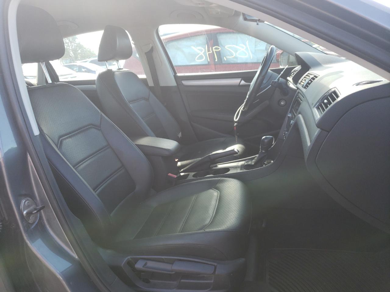 Photo 5 from auction – 2014 VOLKSWAGEN PASSAT S with VIN 1VWAT7A34EC078393