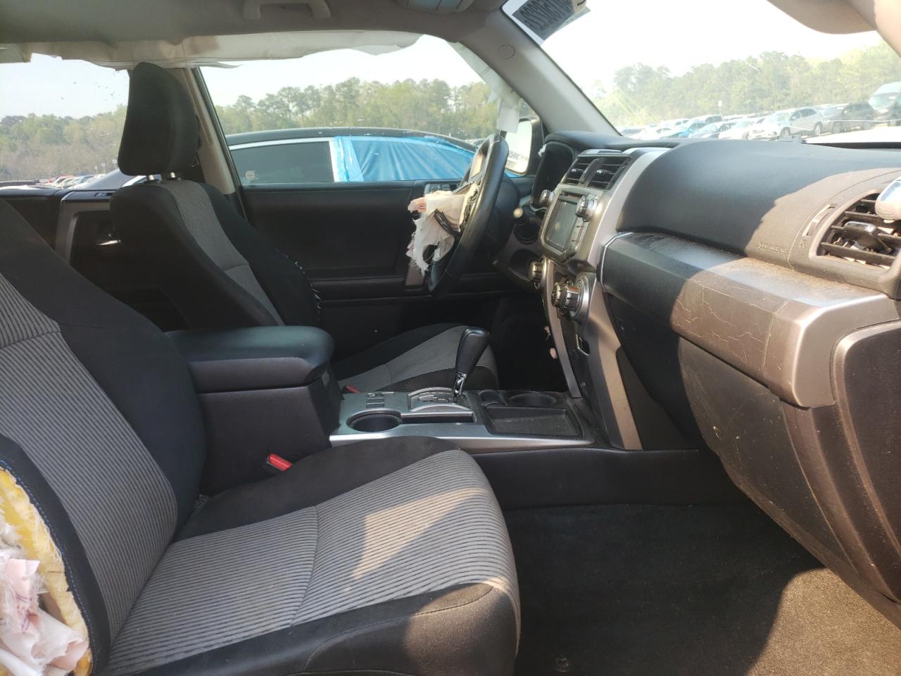 Photo 5 from auction – 2016 TOYOTA 4RUNNER SR with VIN JTEZU5JR7G5138259
