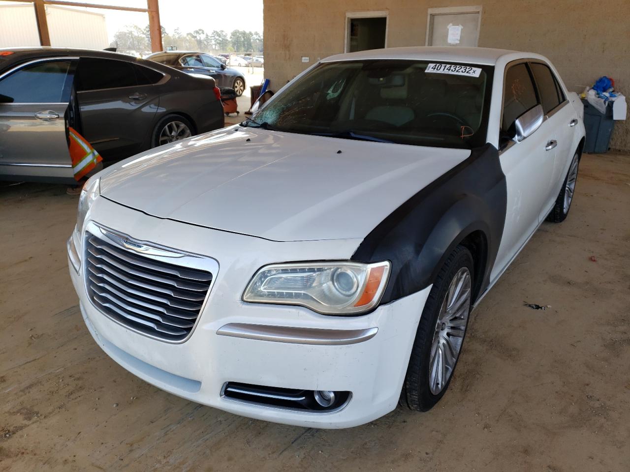 Photo 2 from auction – 2012 CHRYSLER 300C LUXUR with VIN 2C3CCAPT0CH290657