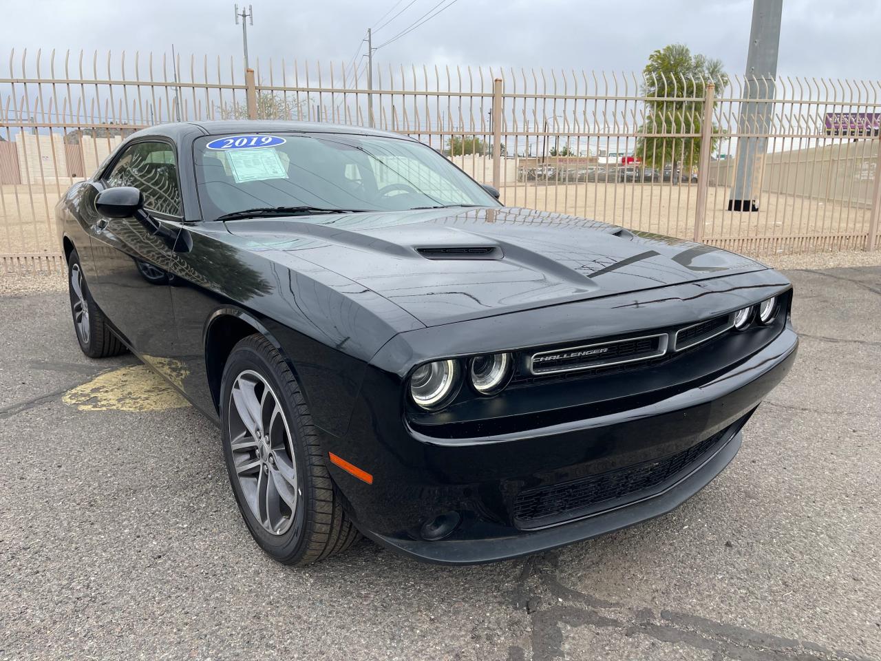 DODGE CHALLENGER 2019 with VIN 2C3CDZGG5KH759934 - Photo from auction
