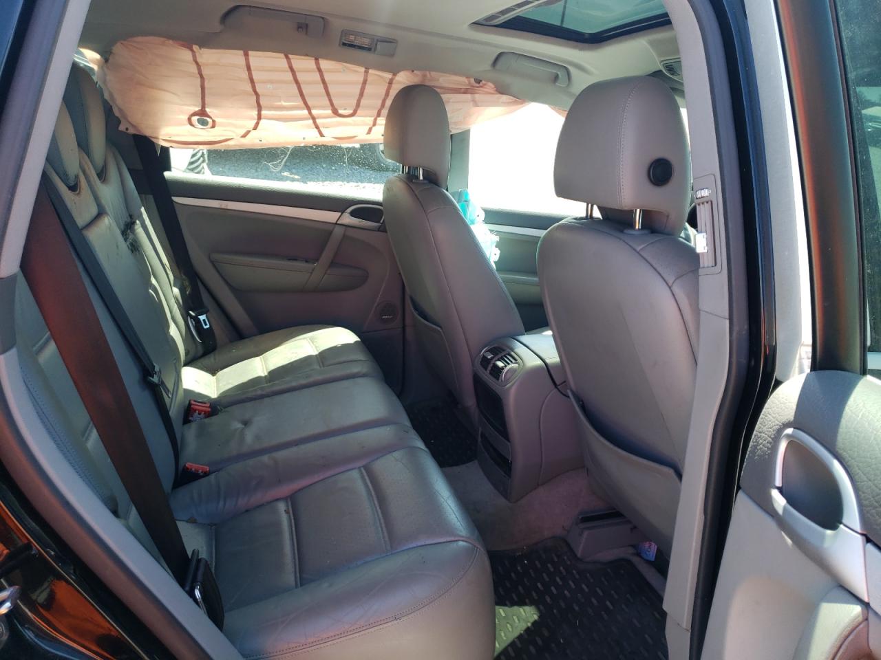 Photo 6 from auction – 2004 PORSCHE CAYENNE S with VIN WP1AB29P24LA64988