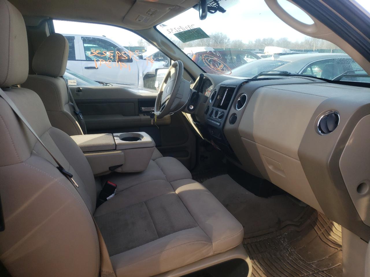 Photo 5 from auction – 2004 FORD F150 with VIN 1FTPX14504NC42351