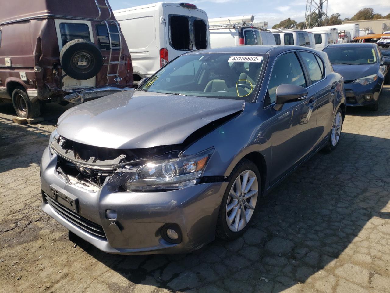 Photo 2 from auction – 2013 LEXUS CT200H with VIN JTHKD5BH2D2127595