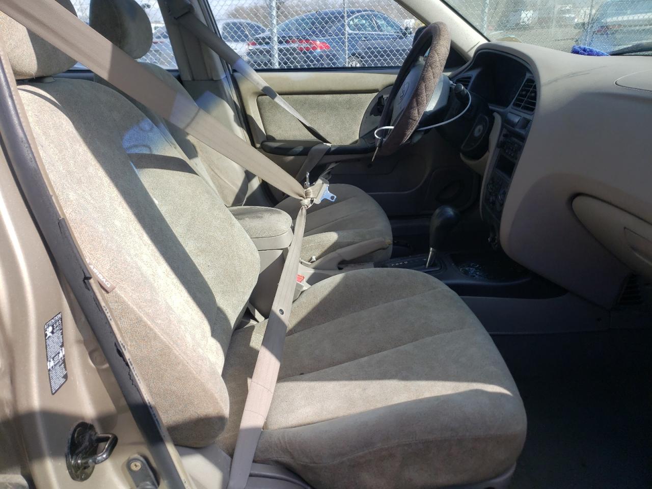 Photo 5 from auction – 2002 HYUNDAI ELANTRA GL with VIN KMHDN45D02U299194