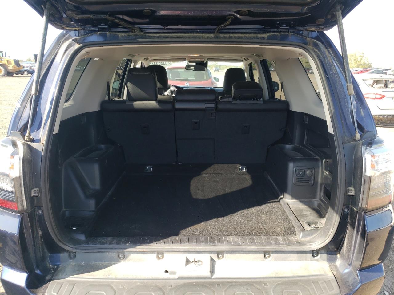Photo 9 from auction – 2020 TOYOTA 4RUNNER SR with VIN JTEBU5JRXL5767834