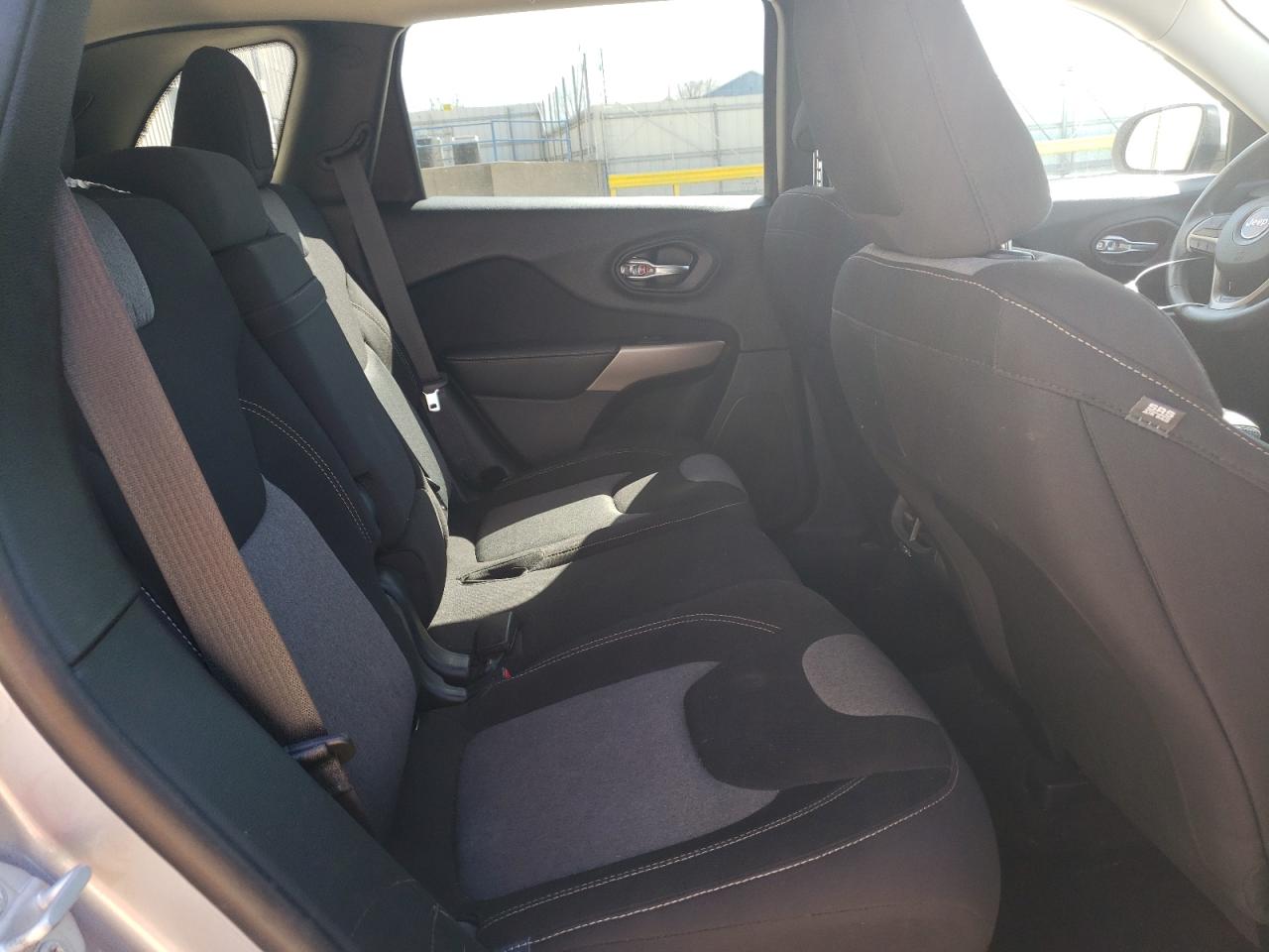 Foto 6 de la subasta – 2018 JEEP CHEROKEE L con VIN 1C4PJLCB2JD596295