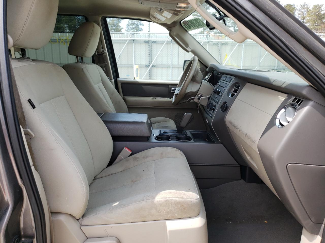 Photo 5 from auction – 2010 FORD EXPEDITION with VIN 1FMJU1F52AEA99700