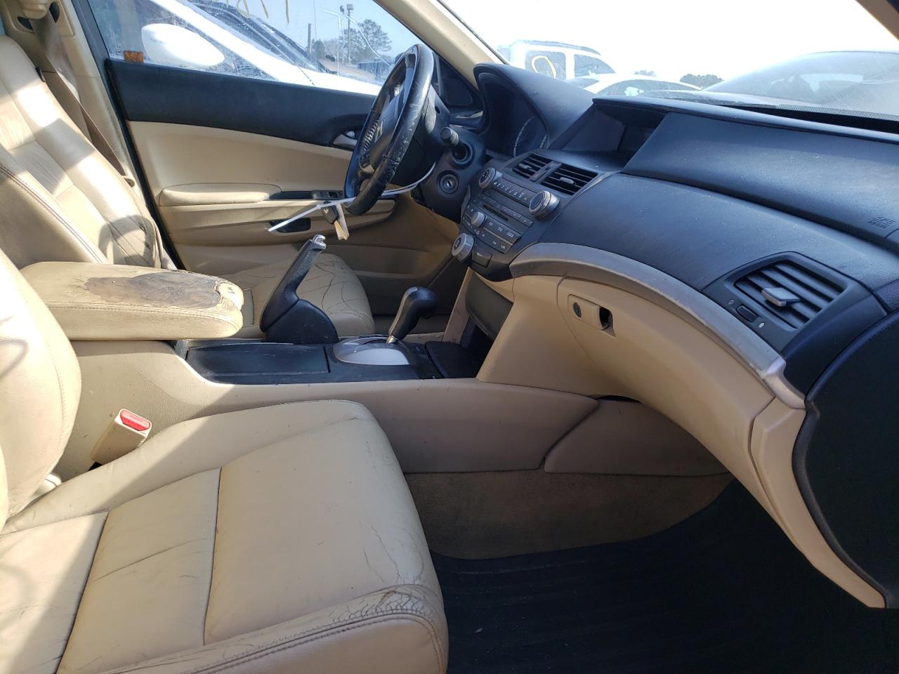 Photo 5 from auction – 2011 HONDA ACCORD SE with VIN 1HGCP2F60BA146879
