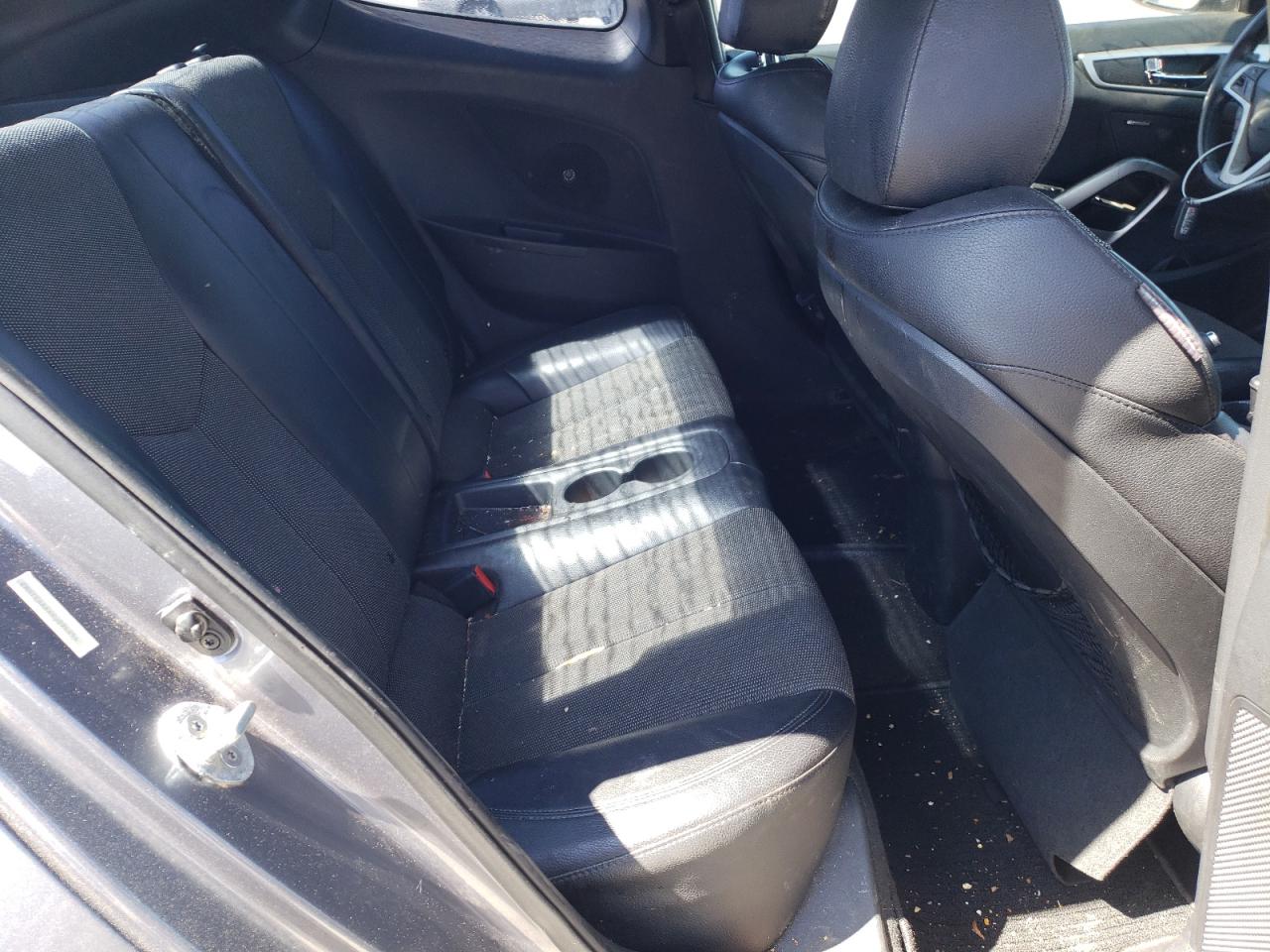 Photo 6 from auction – 2013 HYUNDAI VELOSTER with VIN KMHTC6AD6DU094694