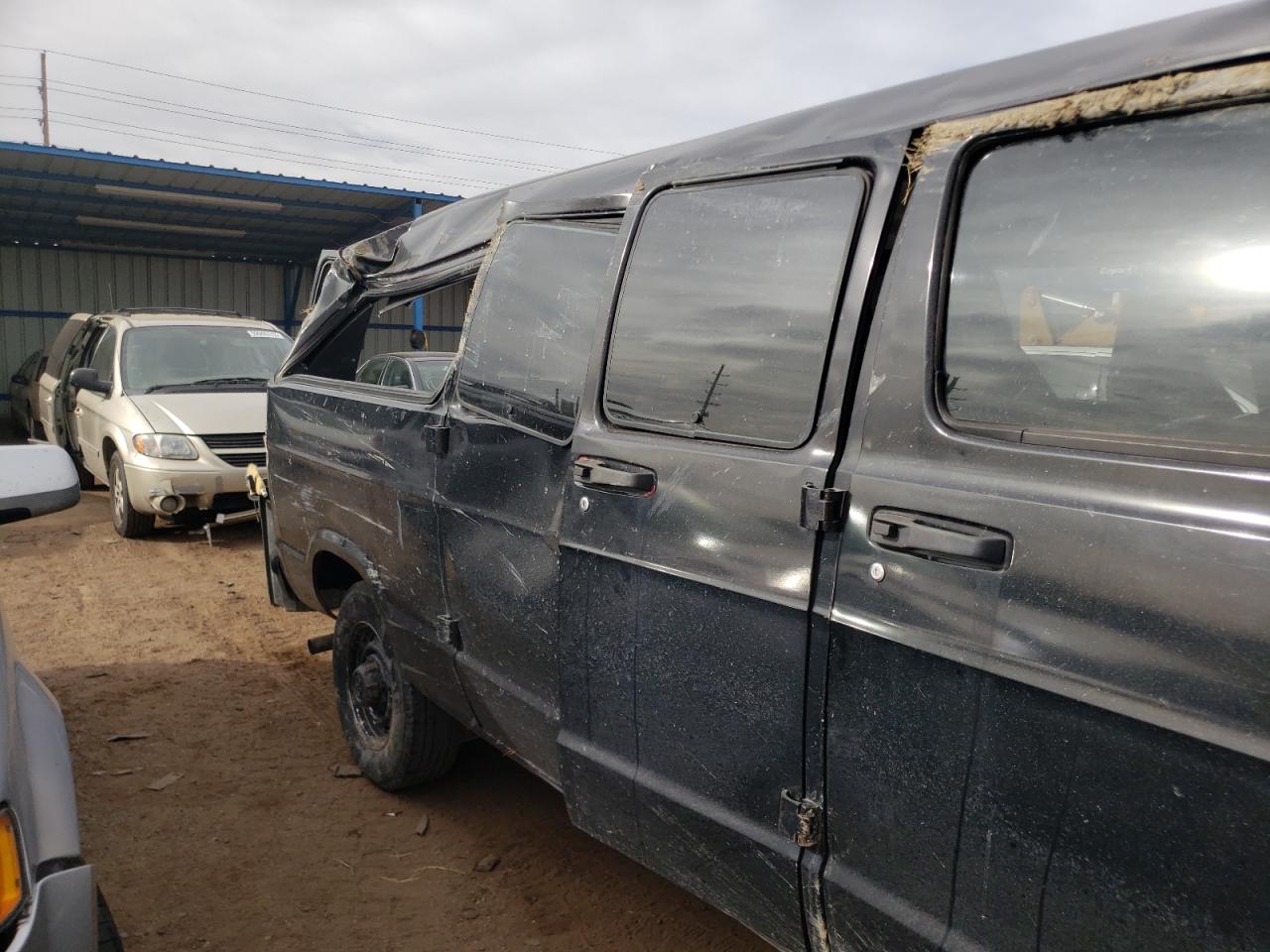 Photo 9 from auction – 2001 DODGE RAM WAGON with VIN 2B5WB25Y41K544654