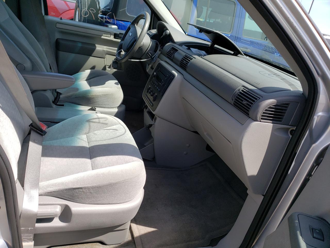 Photo 5 from auction – 2007 FORD FREESTAR S with VIN 2FMZA51217BA25124