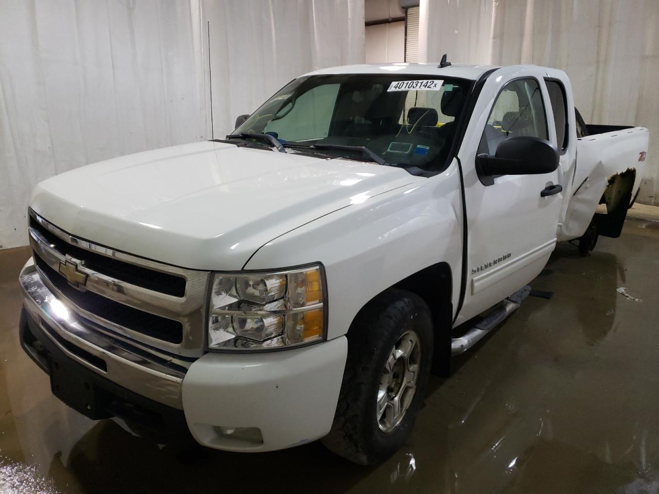 Photo 2 from auction – 2011 CHEVROLET SILVERADO with VIN 1GCRKSE39BZ191450