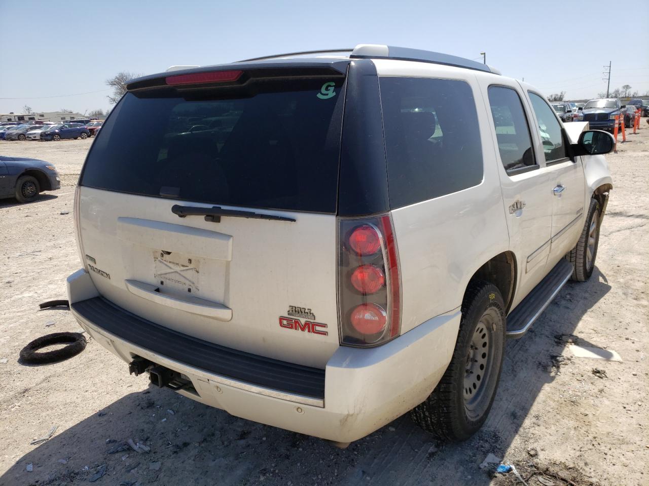 Photo 4 from auction – 2010 GMC YUKON DENA with VIN 1GKUCEEFXAR285519