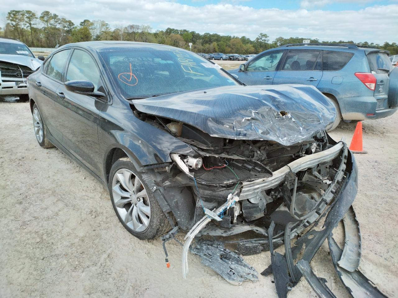CHRYSLER 200 S 2015 with VIN 1C3CCCBG3FN615089 - Photo from auction