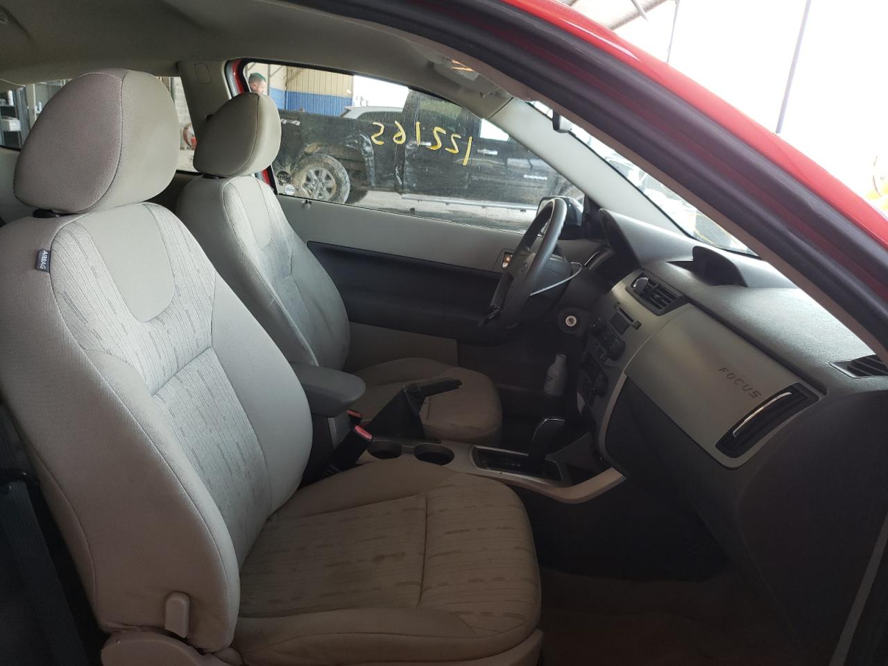 Photo 5 from auction – 2008 FORD FOCUS with VIN 1FAHP33N68W106359