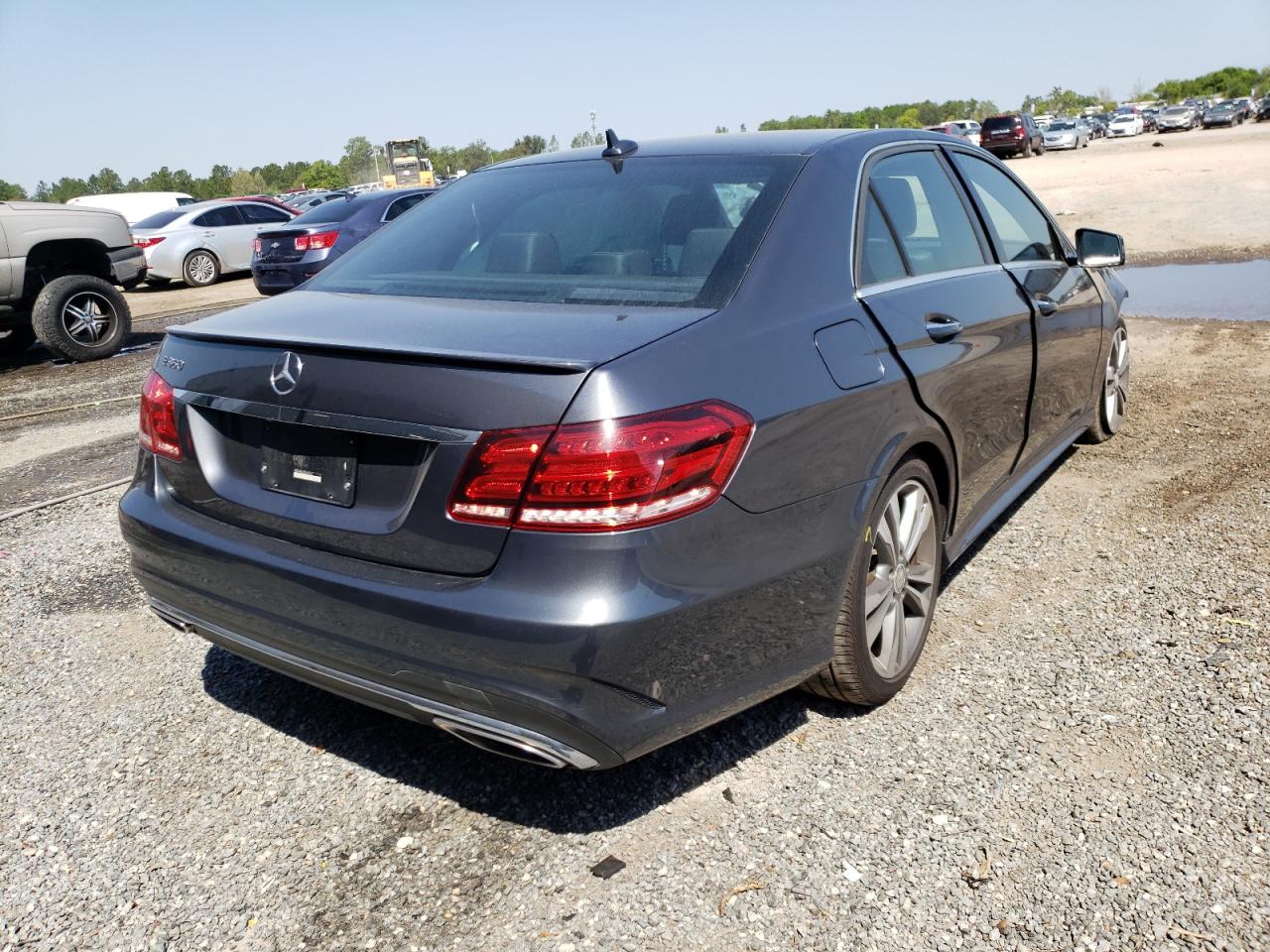 Photo 4 from auction – 2016 MERCEDES-BENZ E 350 with VIN WDDHF5KB2GB242550