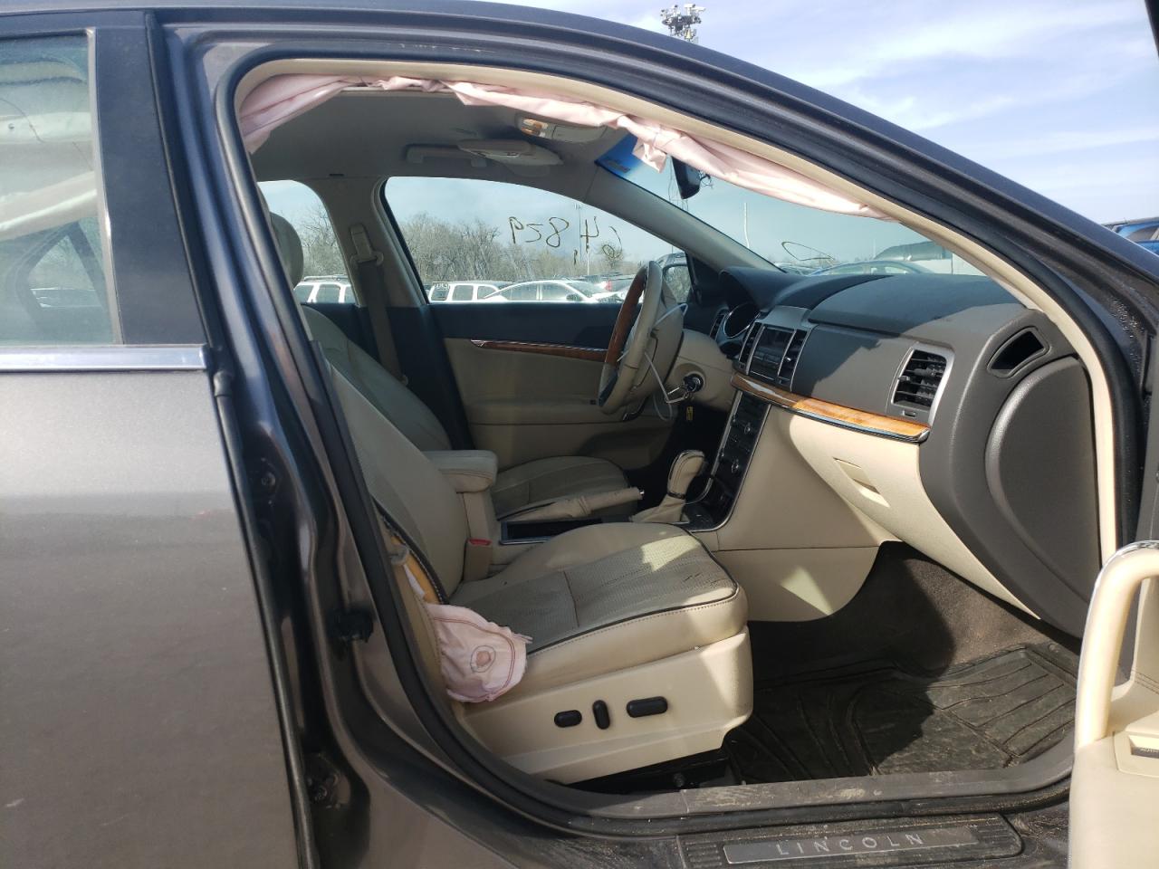 Фото 5 с аукциона – 2011 LINCOLN MKZ с VIN 3LNHL2GC4BR752952