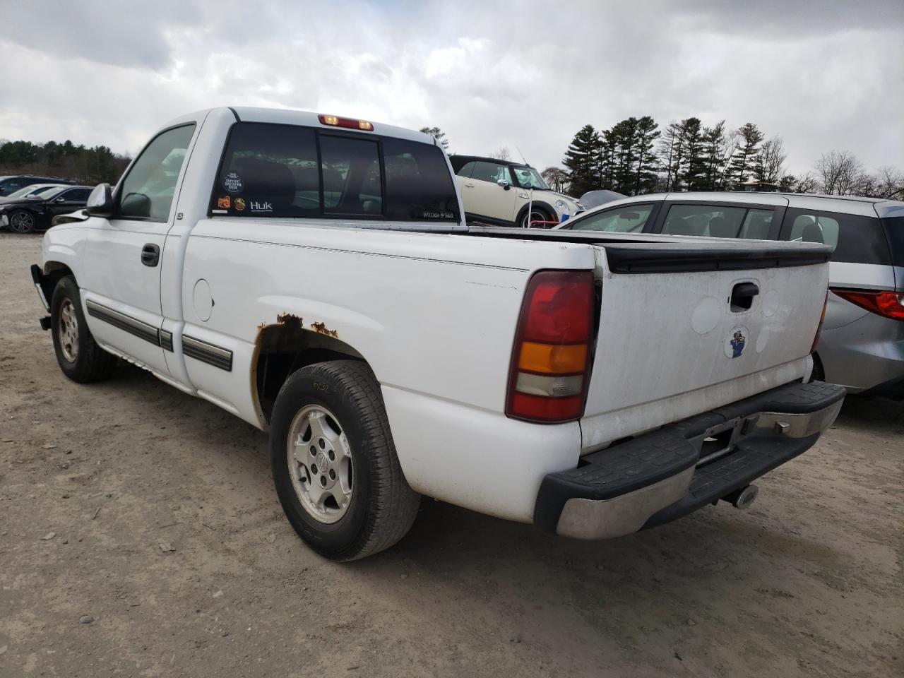 Photo 3 from auction – 2000 CHEVROLET SILVERADO with VIN 1GCEC14V5YZ143719