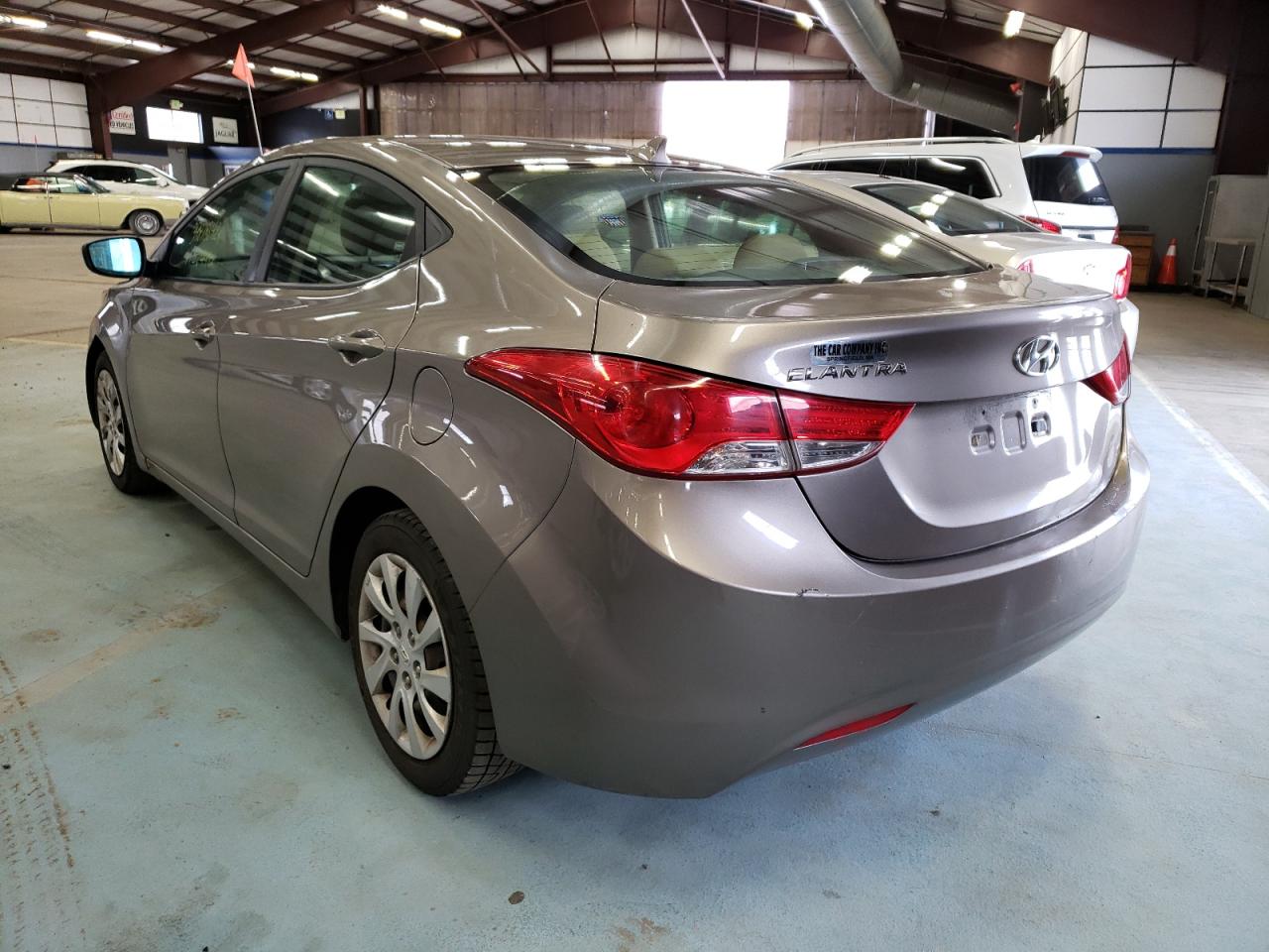 Photo 3 from auction – 2012 HYUNDAI ELANTRA GL with VIN 5NPDH4AE1CH067676
