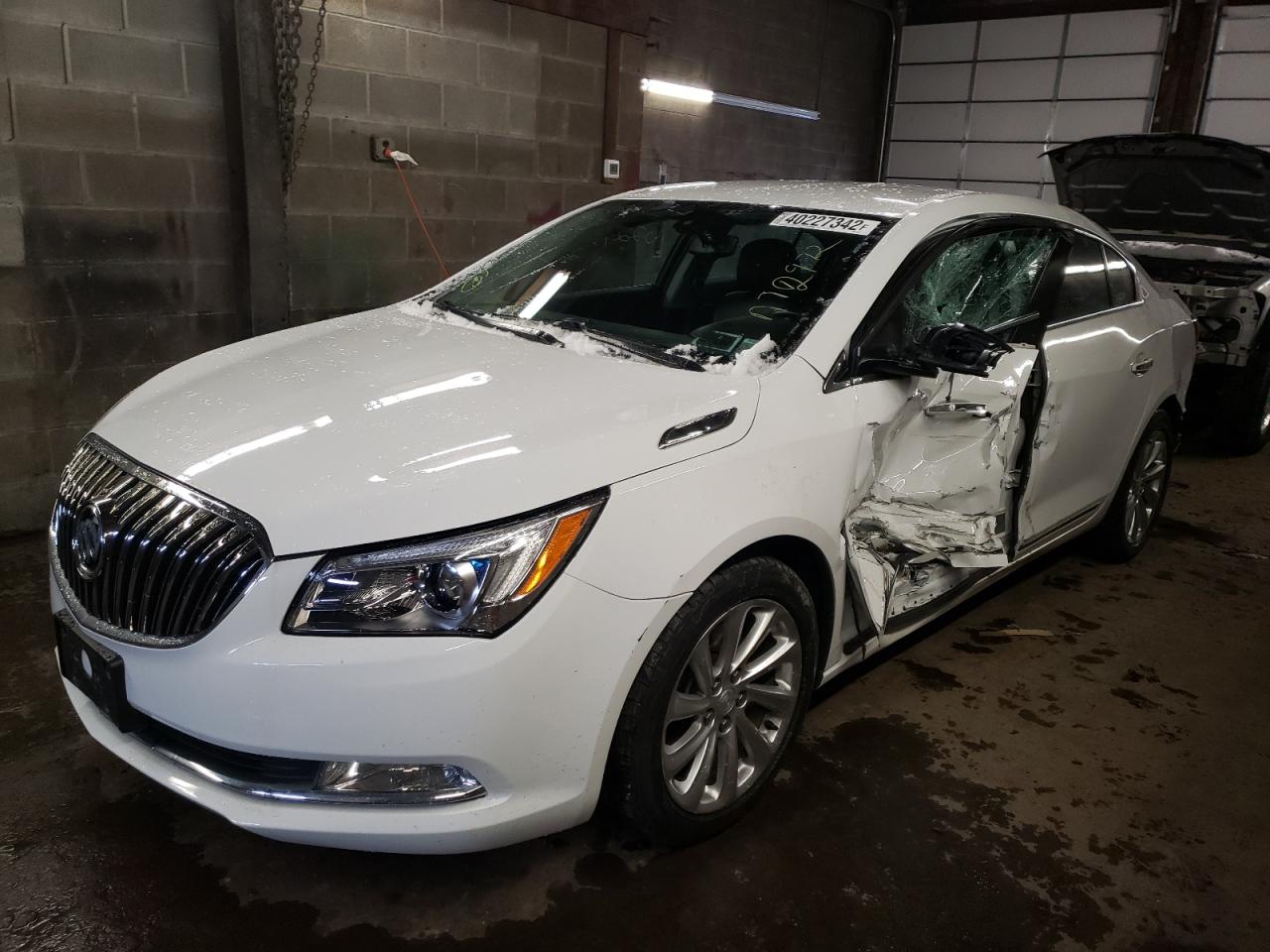 Photo 2 from auction – 2015 BUICK LACROSSE with VIN 1G4GB5G3XFF294529