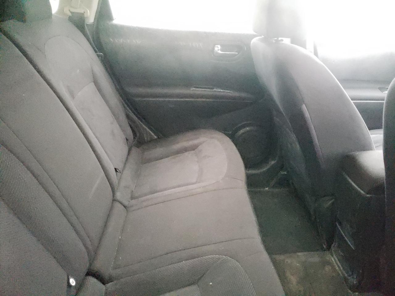 Photo 6 from auction – 2015 NISSAN ROGUE with VIN JN8AS5MT6FW671621