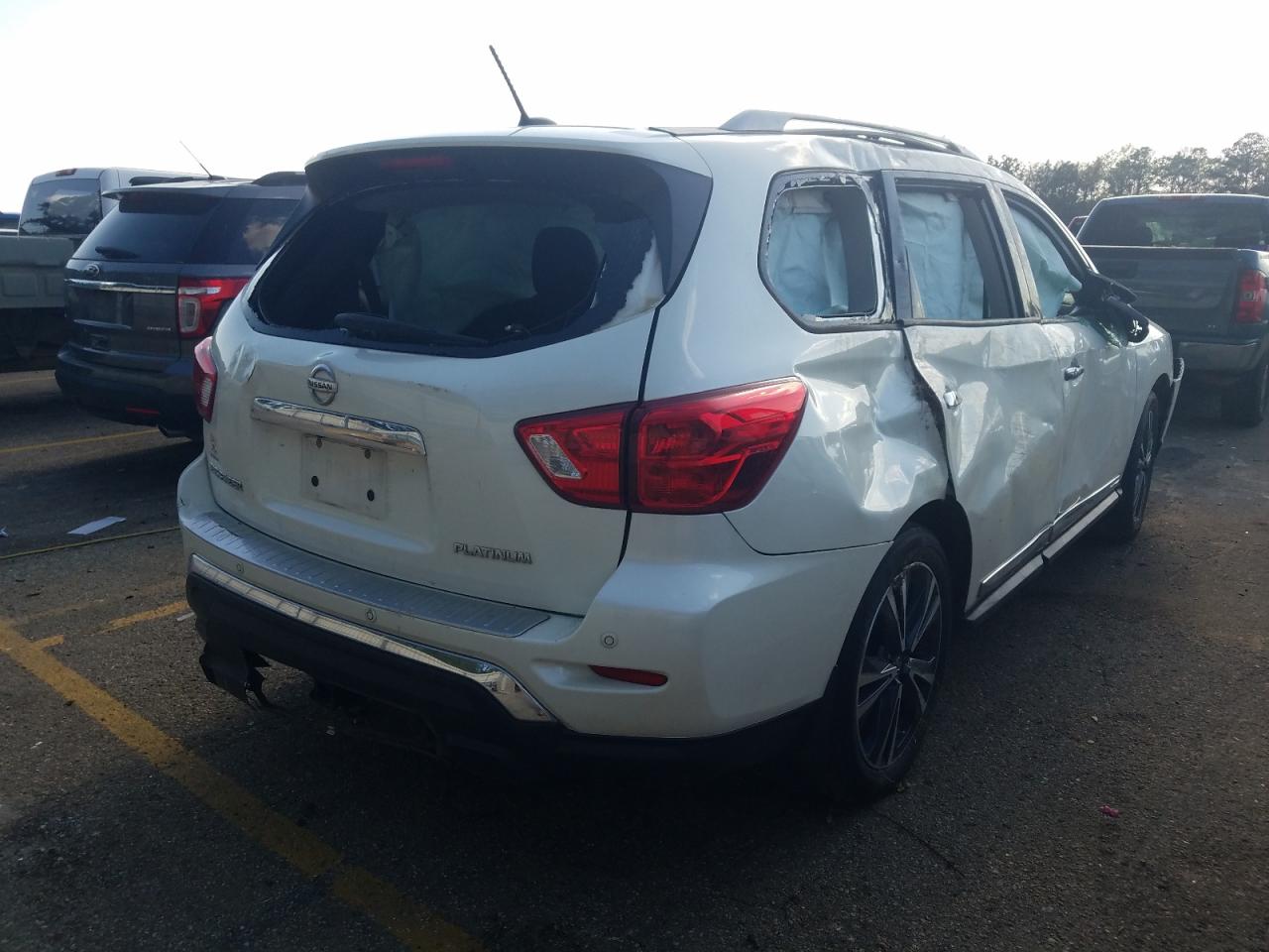 Photo 4 from auction – 2018 NISSAN PATHFINDER with VIN 5N1DR2MN1JC650444