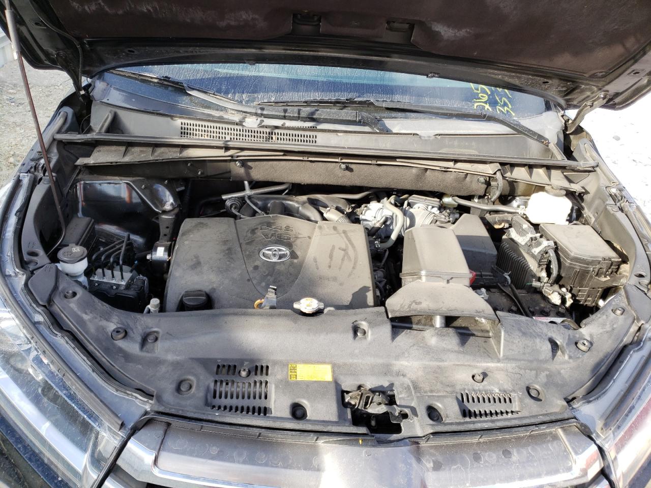 Photo 7 from auction – 2018 TOYOTA HIGHLANDER with VIN 5TDYZRFH6JS265353