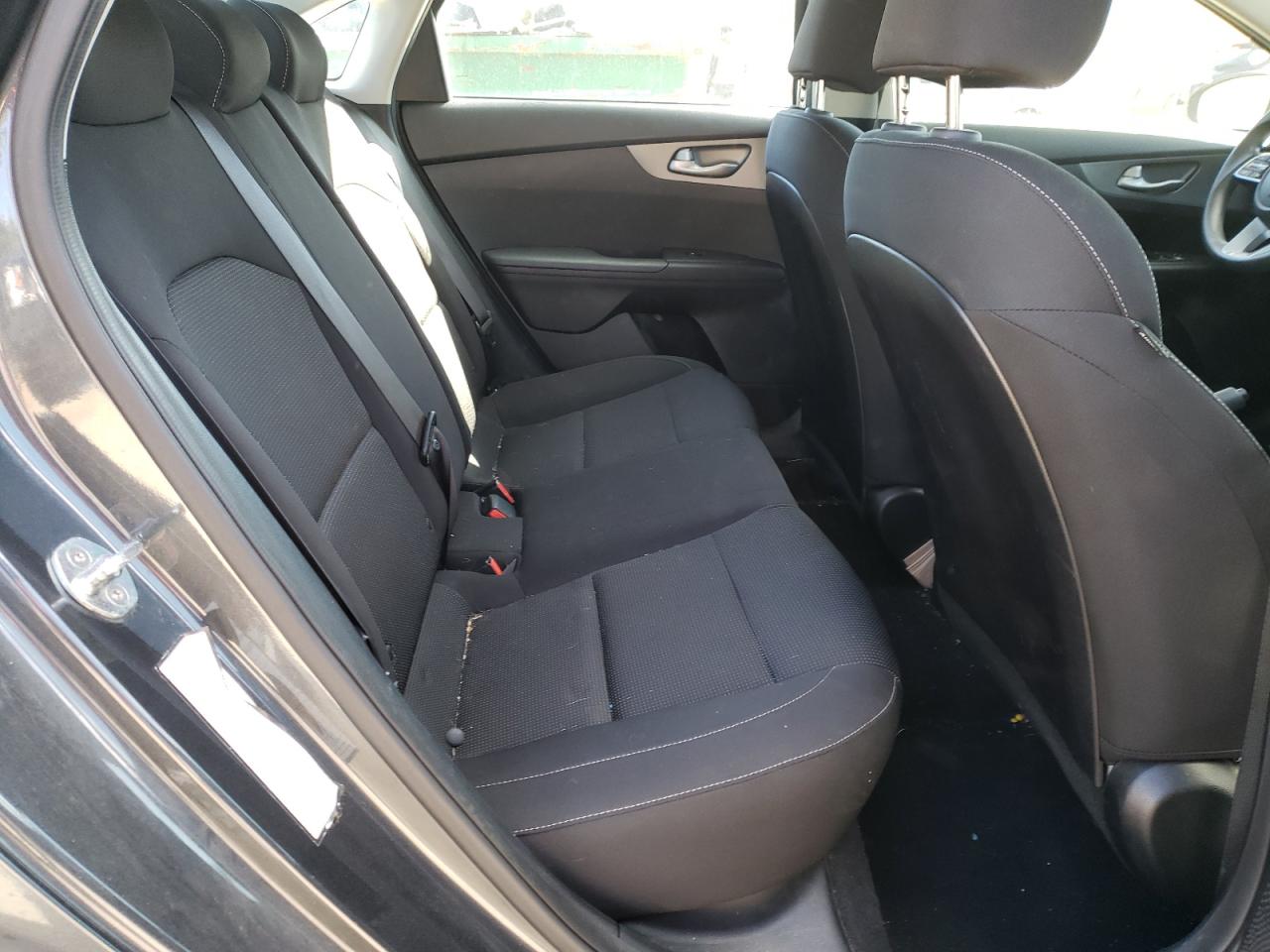 Photo 6 from auction – 2019 KIA FORTE FE with VIN 3KPF24AD6KE030031