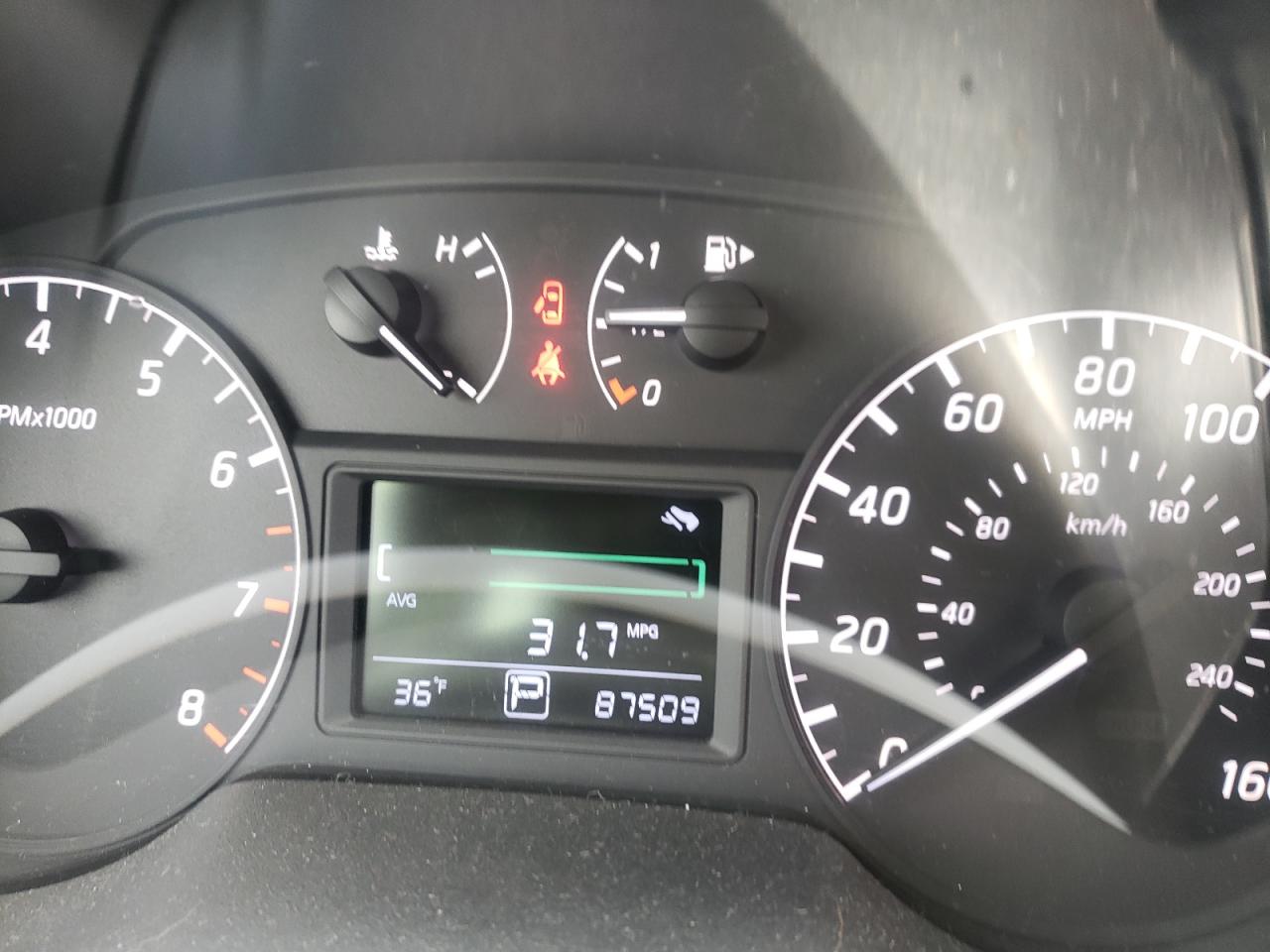 Photo 8 from auction – 2016 NISSAN SENTRA S with VIN 3N1AB7AP4GY289647