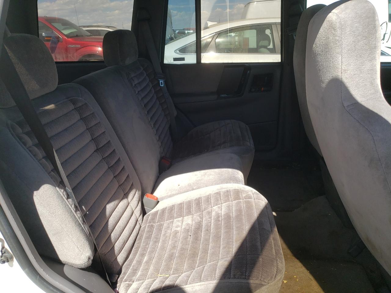 Photo 6 from auction – 1995 JEEP GRAND CHER with VIN 1J4GZ58Y2SC656451