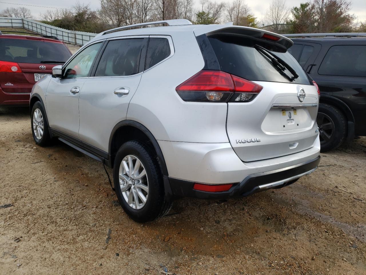 Photo 3 from auction – 2017 NISSAN ROGUE S with VIN KNMAT2MV7HP534192