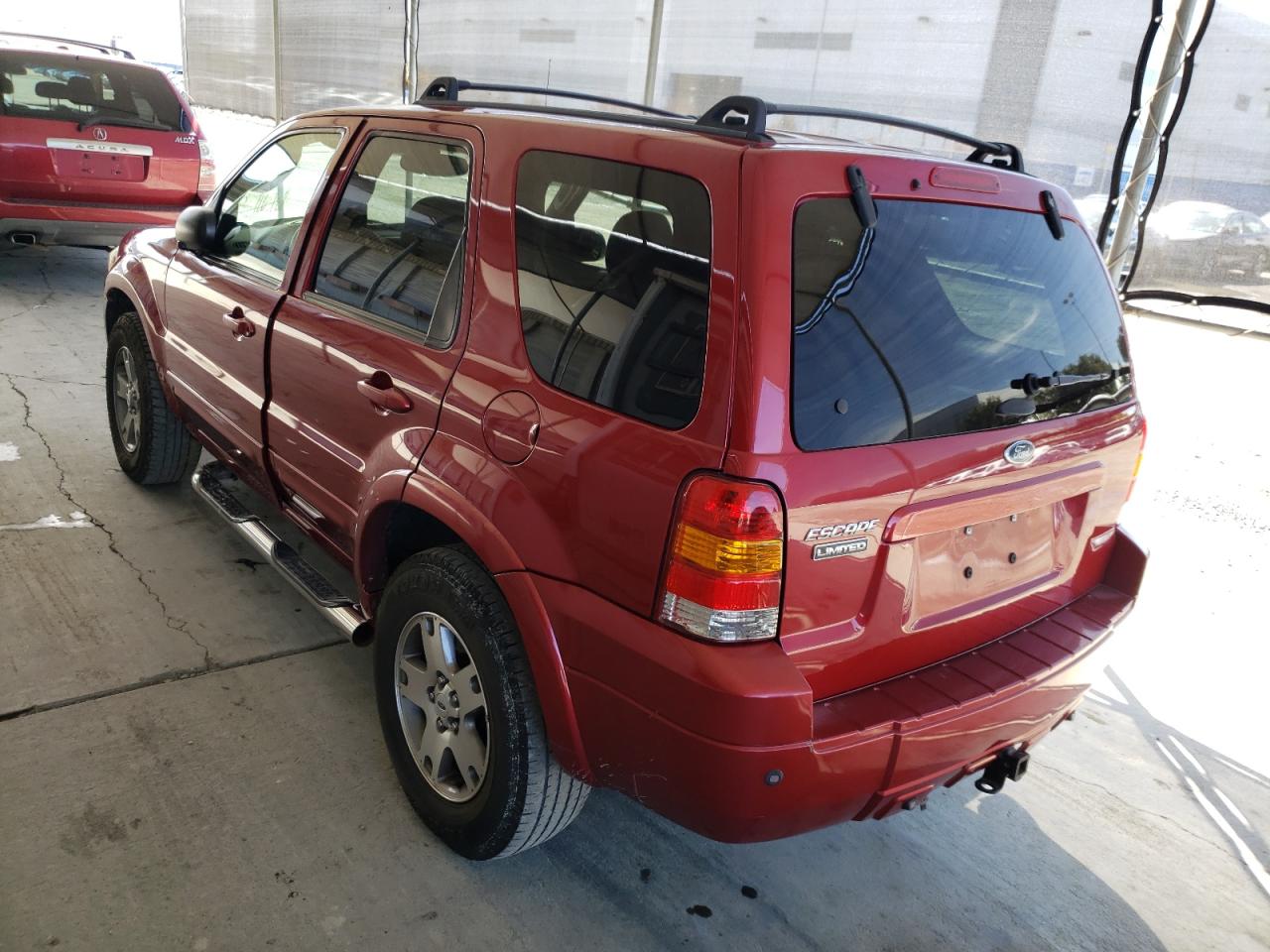 Photo 3 from auction – 2005 FORD ESCAPE LIM with VIN 1FMCU94125KA95600