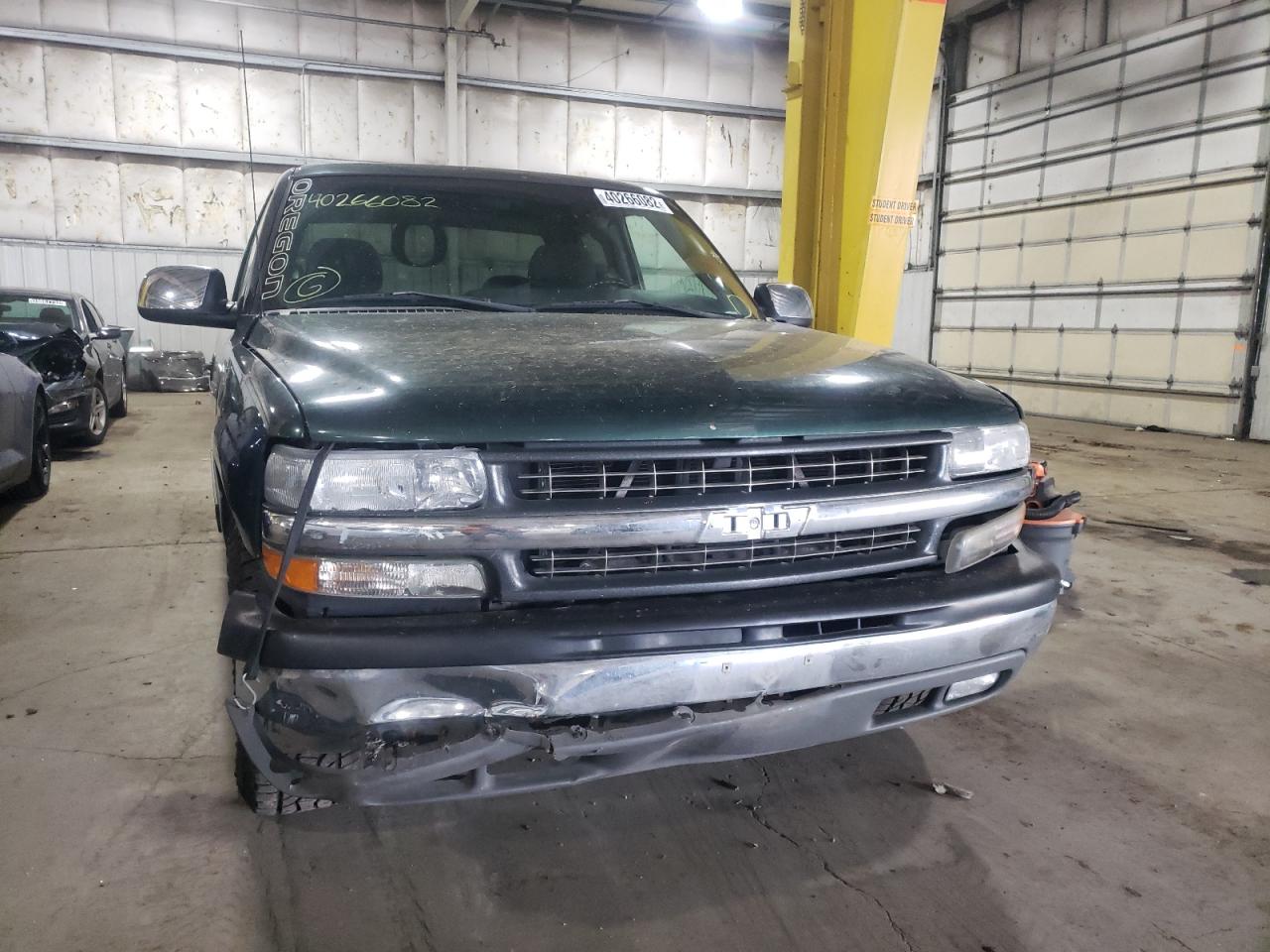Photo 9 from auction – 2001 CHEVROLET SILVERADO with VIN 2GCEC19T611223004
