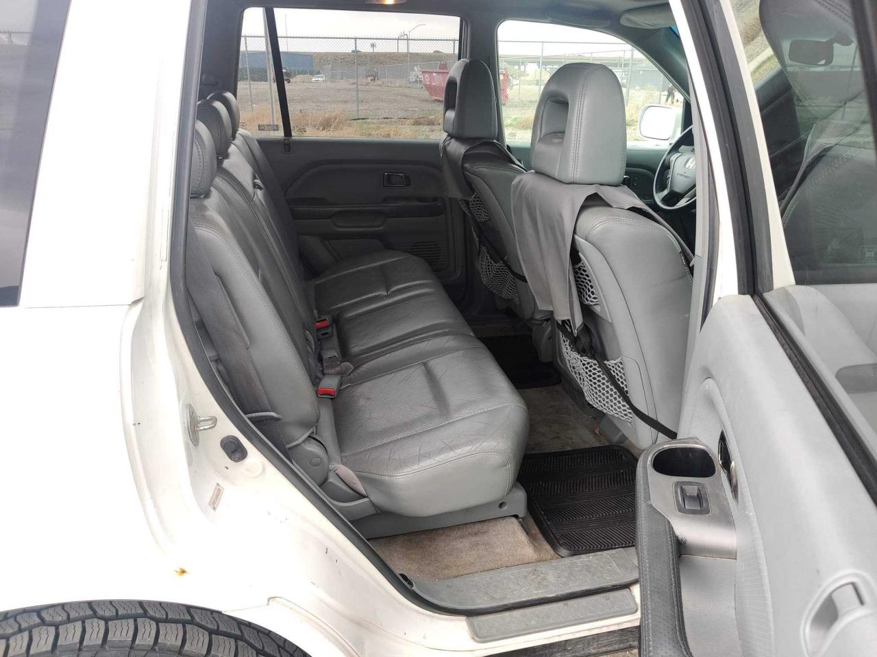 Photo 6 from auction – 2005 HONDA PILOT EXL with VIN 5FNYF186X5B002900