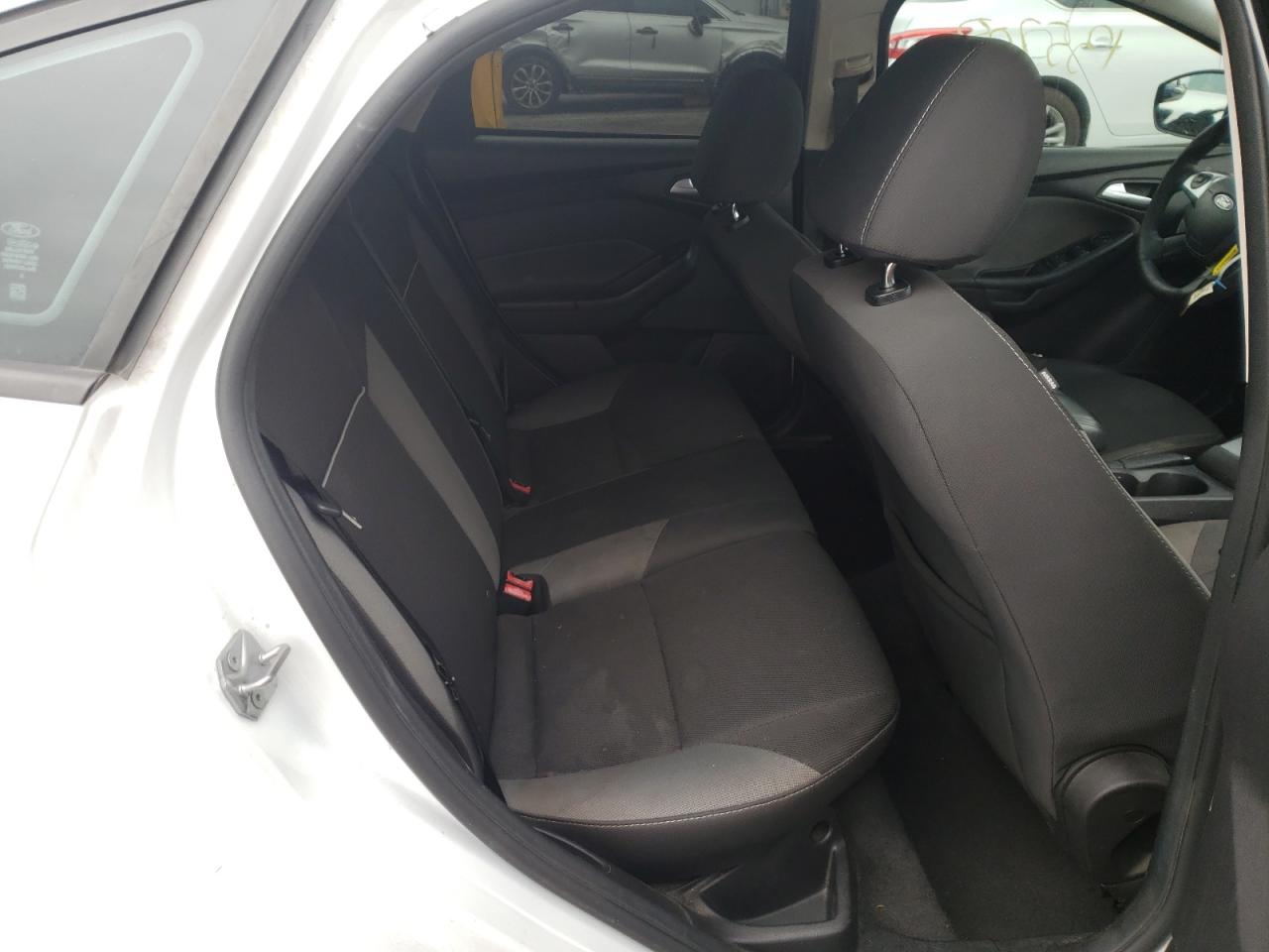 Photo 6 from auction – 2014 FORD FOCUS SE with VIN 1FADP3K23EL322916