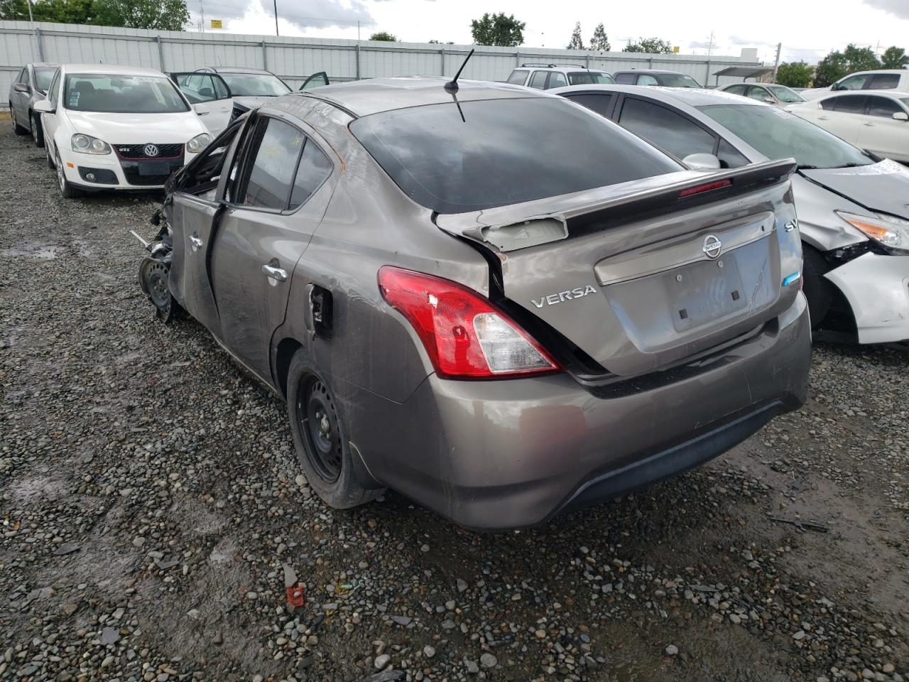 Photo 3 from auction – 2015 NISSAN VERSA S with VIN 3N1CN7AP5FL957323