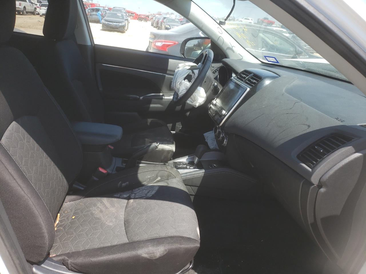 Photo 5 from auction – 2020 MITSUBISHI OUTLANDER with VIN JA4AR3AU2LU018097