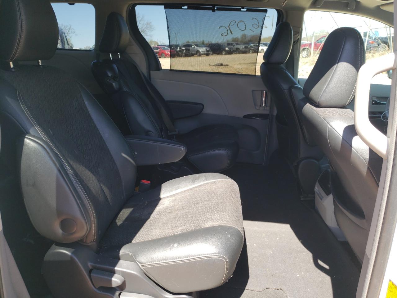 Photo 6 from auction – 2011 TOYOTA SIENNA SPO with VIN 5TDXK3DC0BS068250