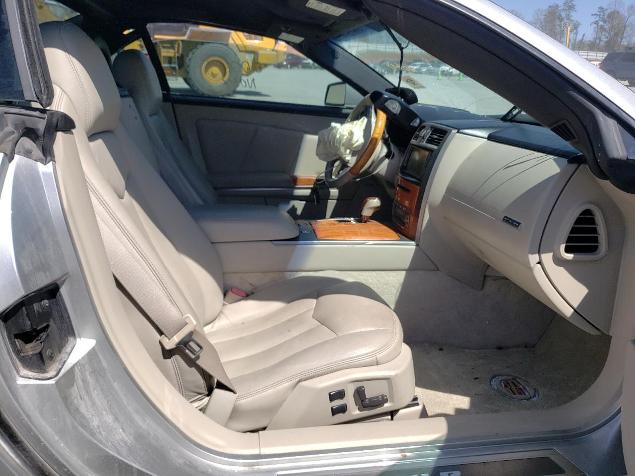 Zdjęcie 5 z aukcji – 2006 CADILLAC XLR z VIN 1G6YV36A465601092