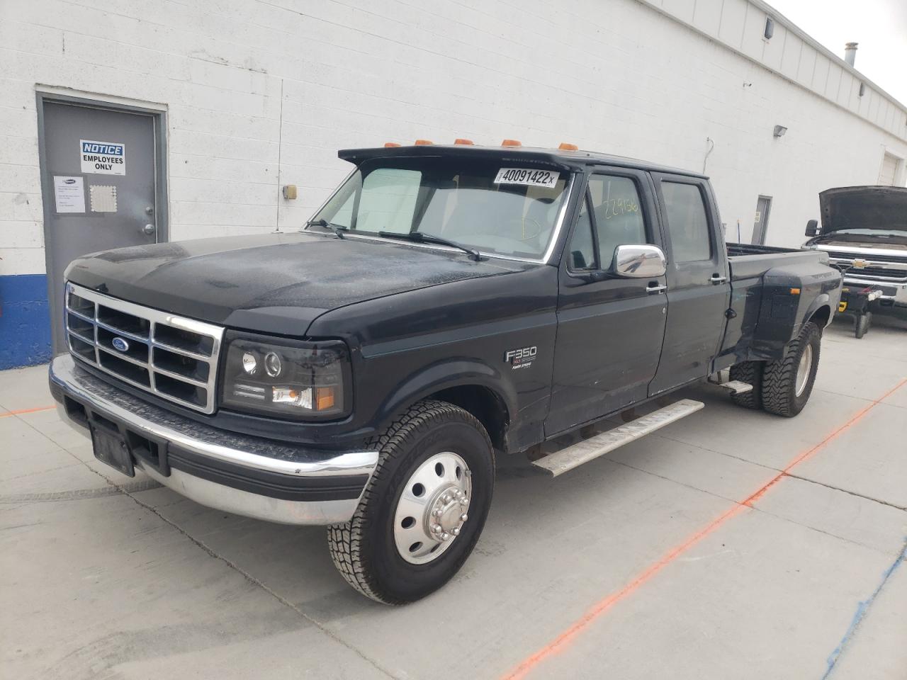 Photo 2 from auction – 1997 FORD F350 with VIN 1FTJW35F2VEC81200